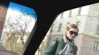 Розпусна брюнетка збирається секс відео по українськи дати по голові своєму хлопцеві