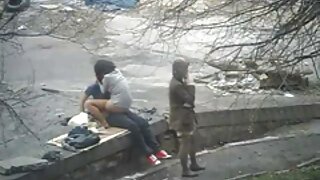Божевільний порно фото українське кліп FFM з зголоднілою по сексу і анально-божевільною сучкою Арвен Голд в головній ролі